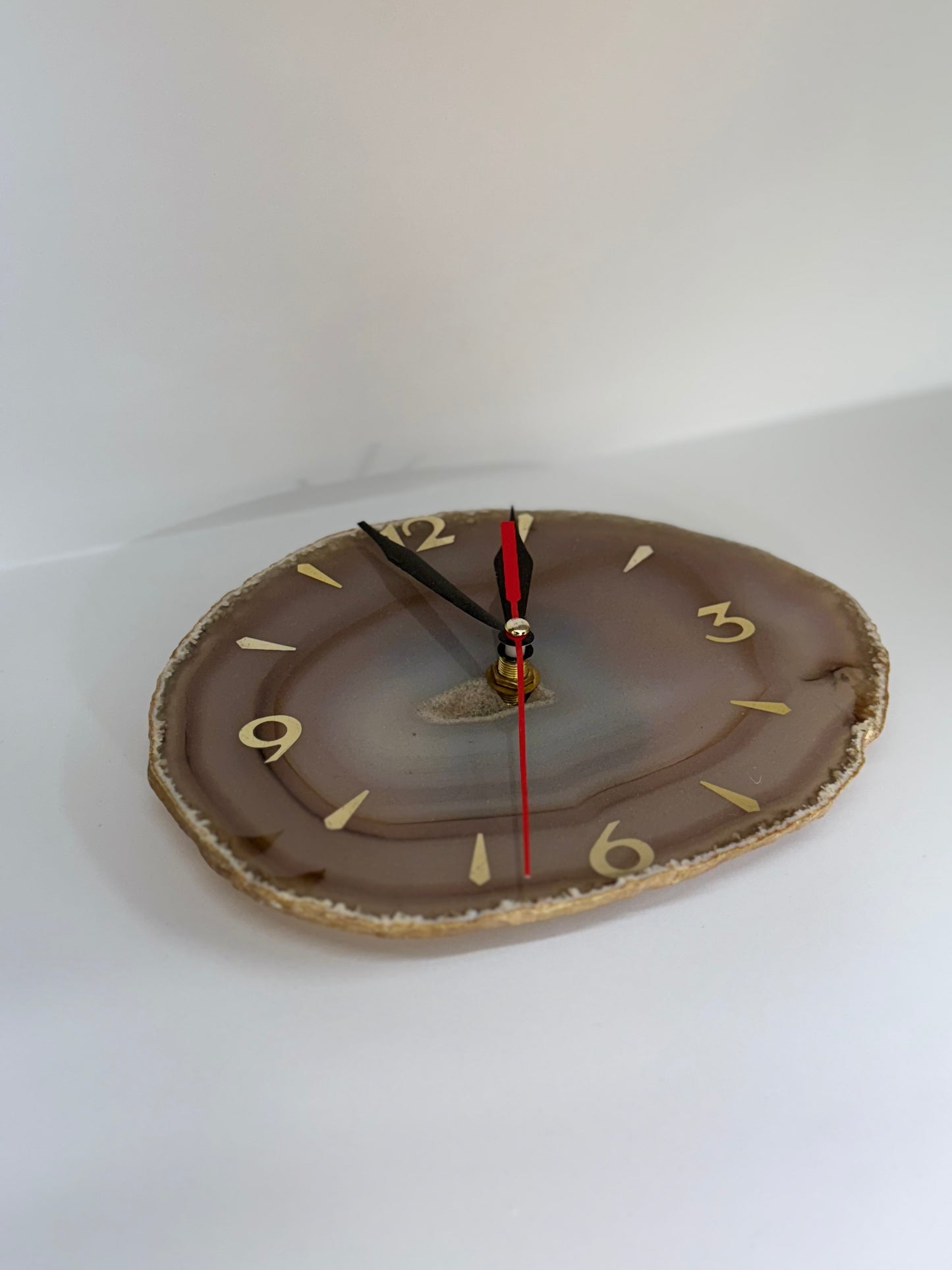 Horloge murale en agate beige