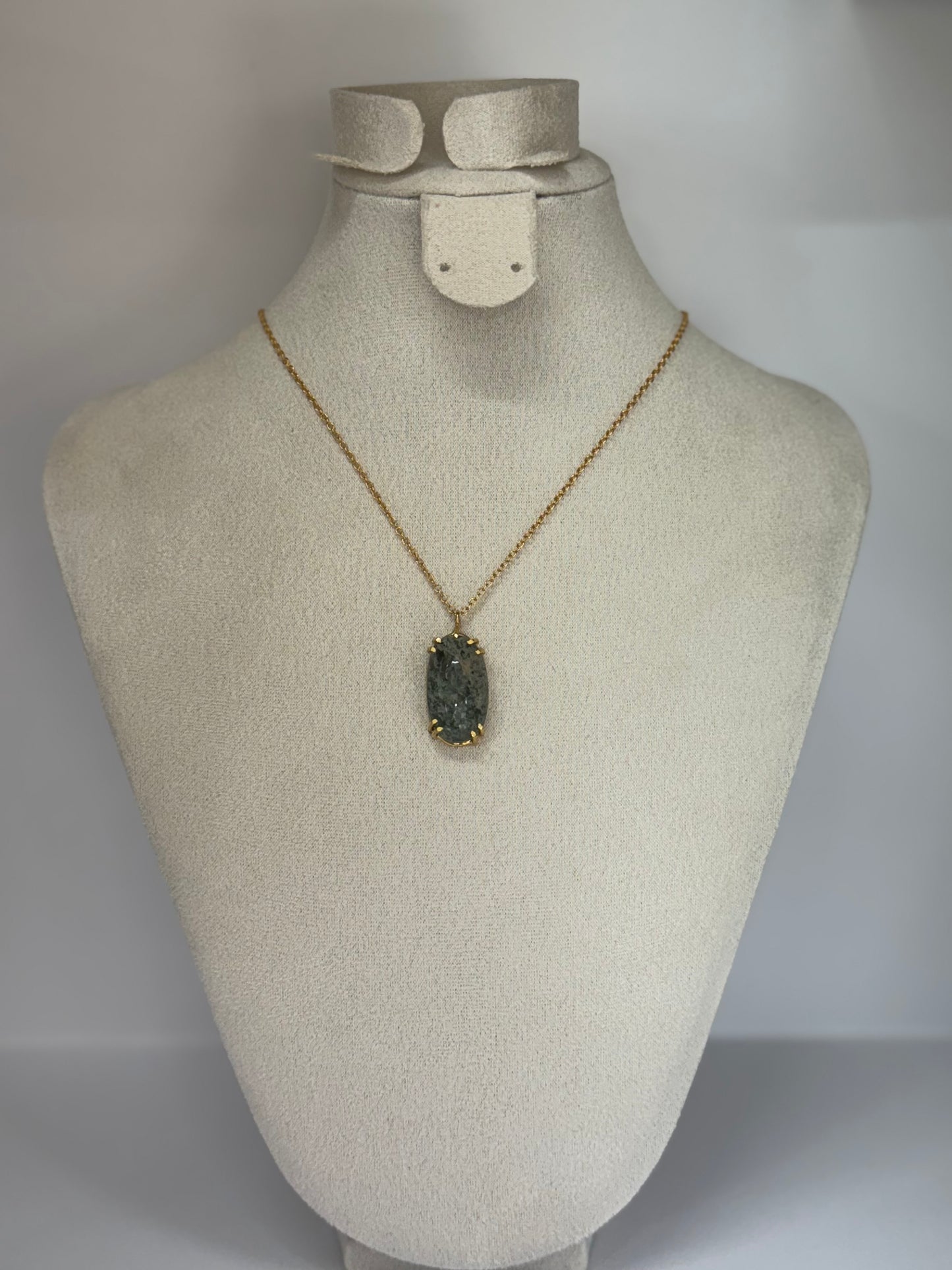 Collier Brume Silencieuse