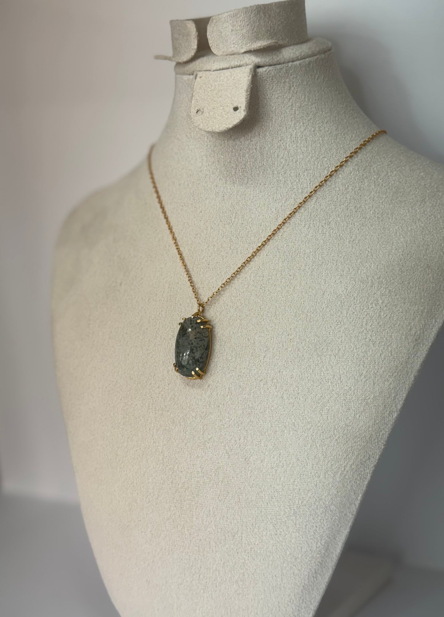 Collier Brume Silencieuse