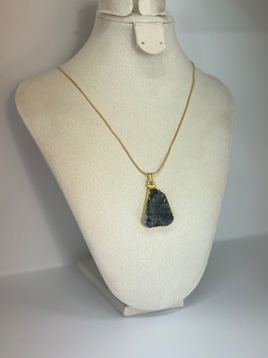 Collier Noir Étoilé