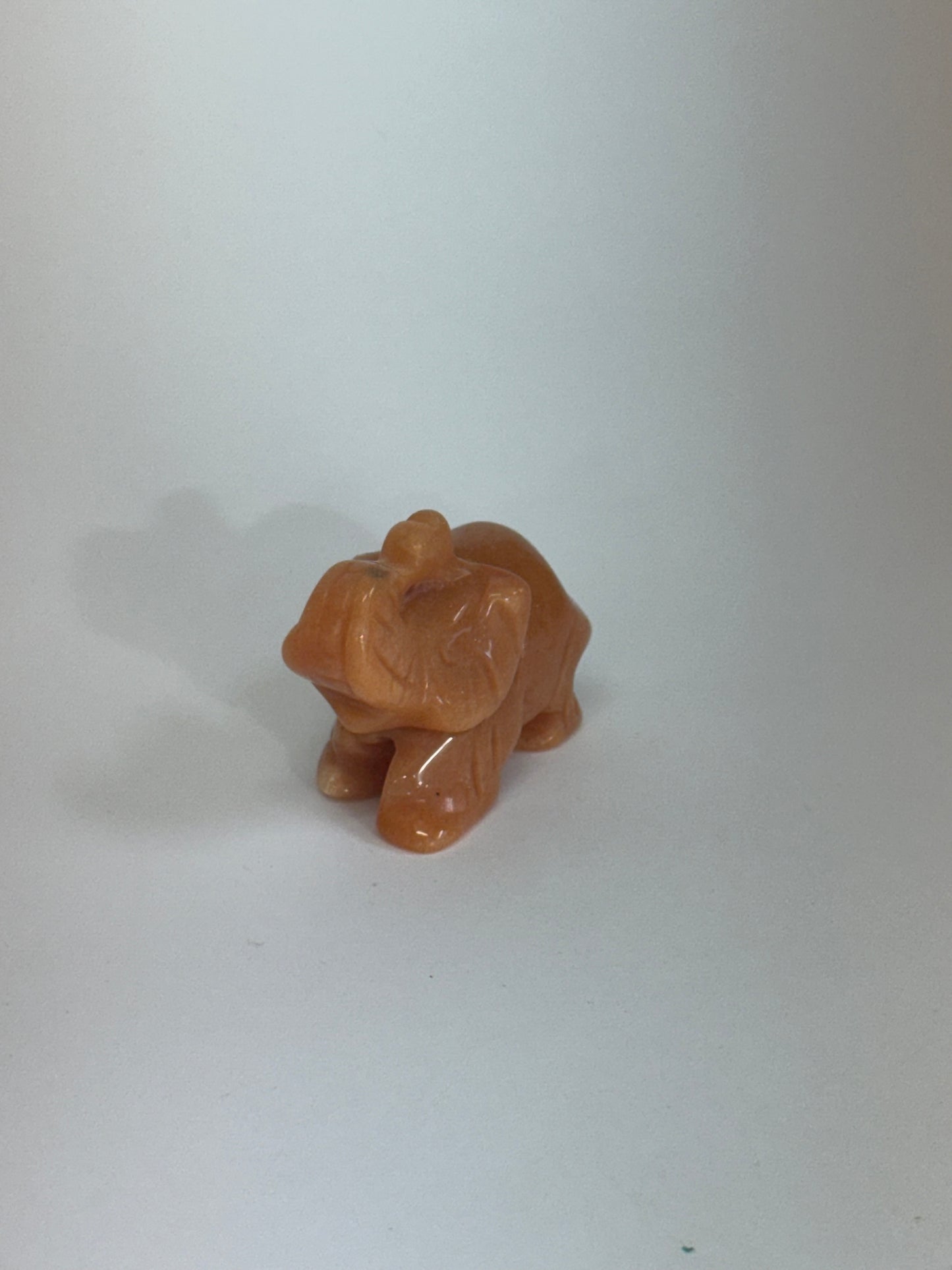 Éléphant Porte-Bonheur en Aventurine Orange – Sculpture Artisanale