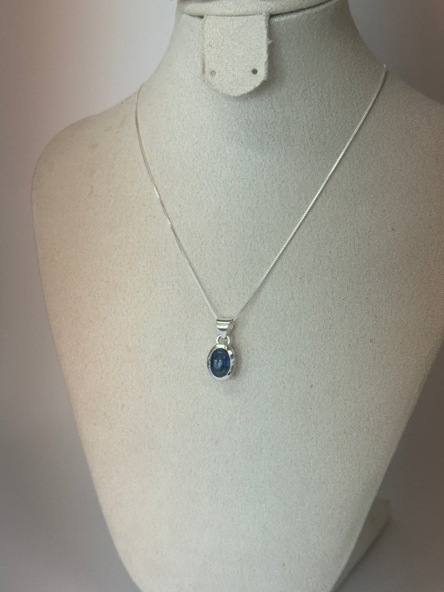 Pendentif en Chrysoprase – Apaisement et Renouveau