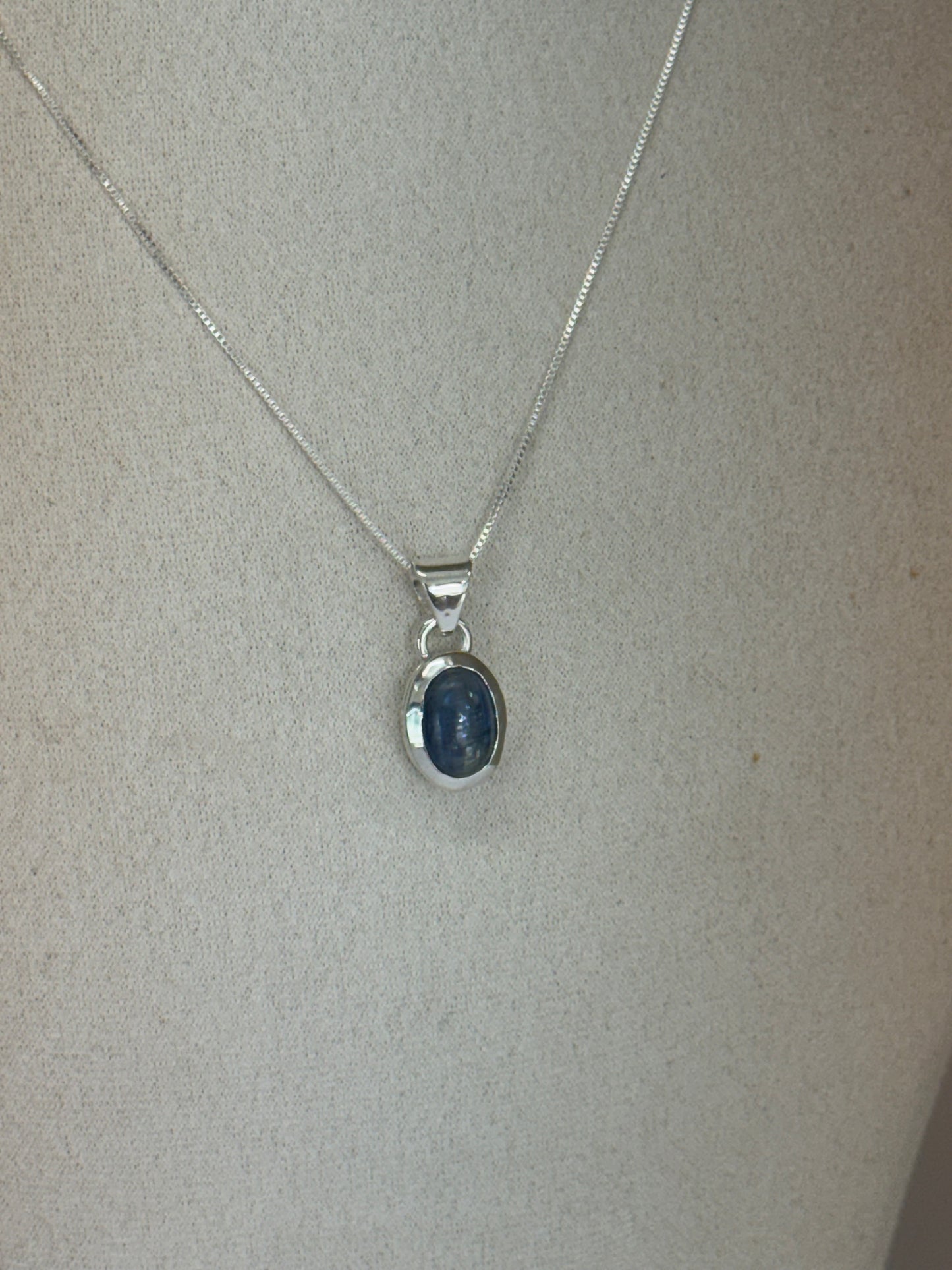 Pendentif en Chrysoprase – Apaisement et Renouveau