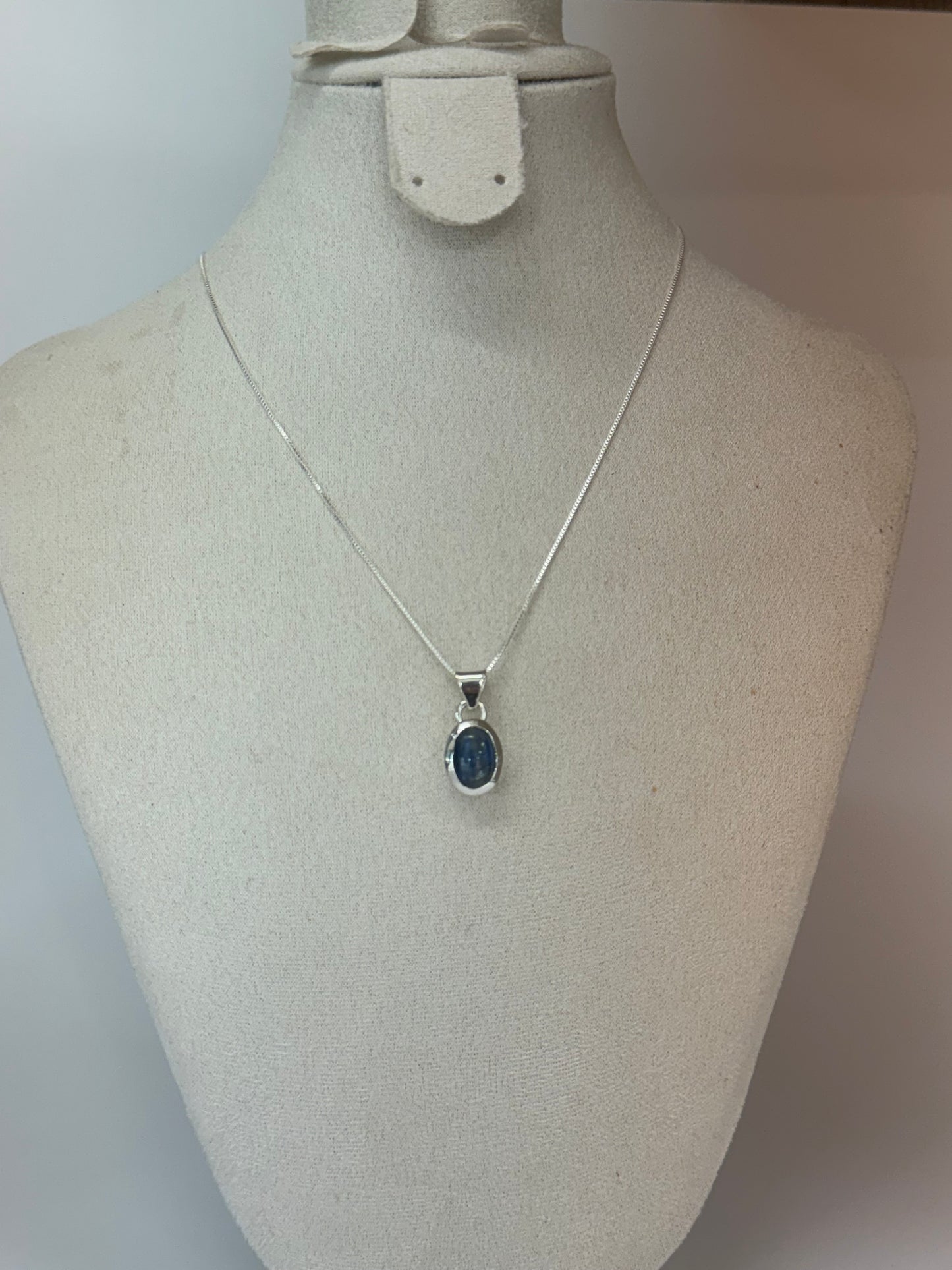 Pendentif en Chrysoprase – Apaisement et Renouveau
