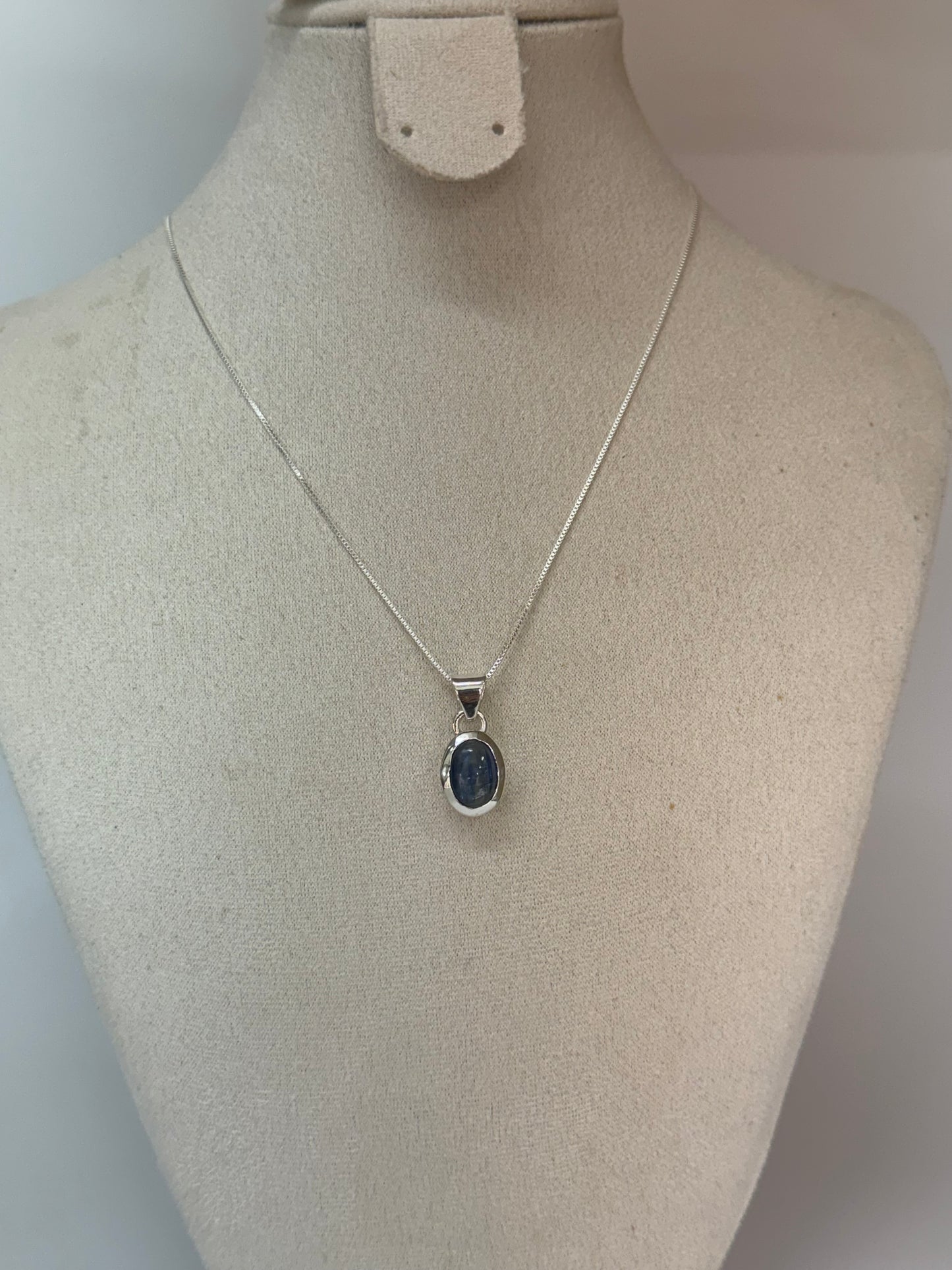 Pendentif en Chrysoprase – Apaisement et Renouveau