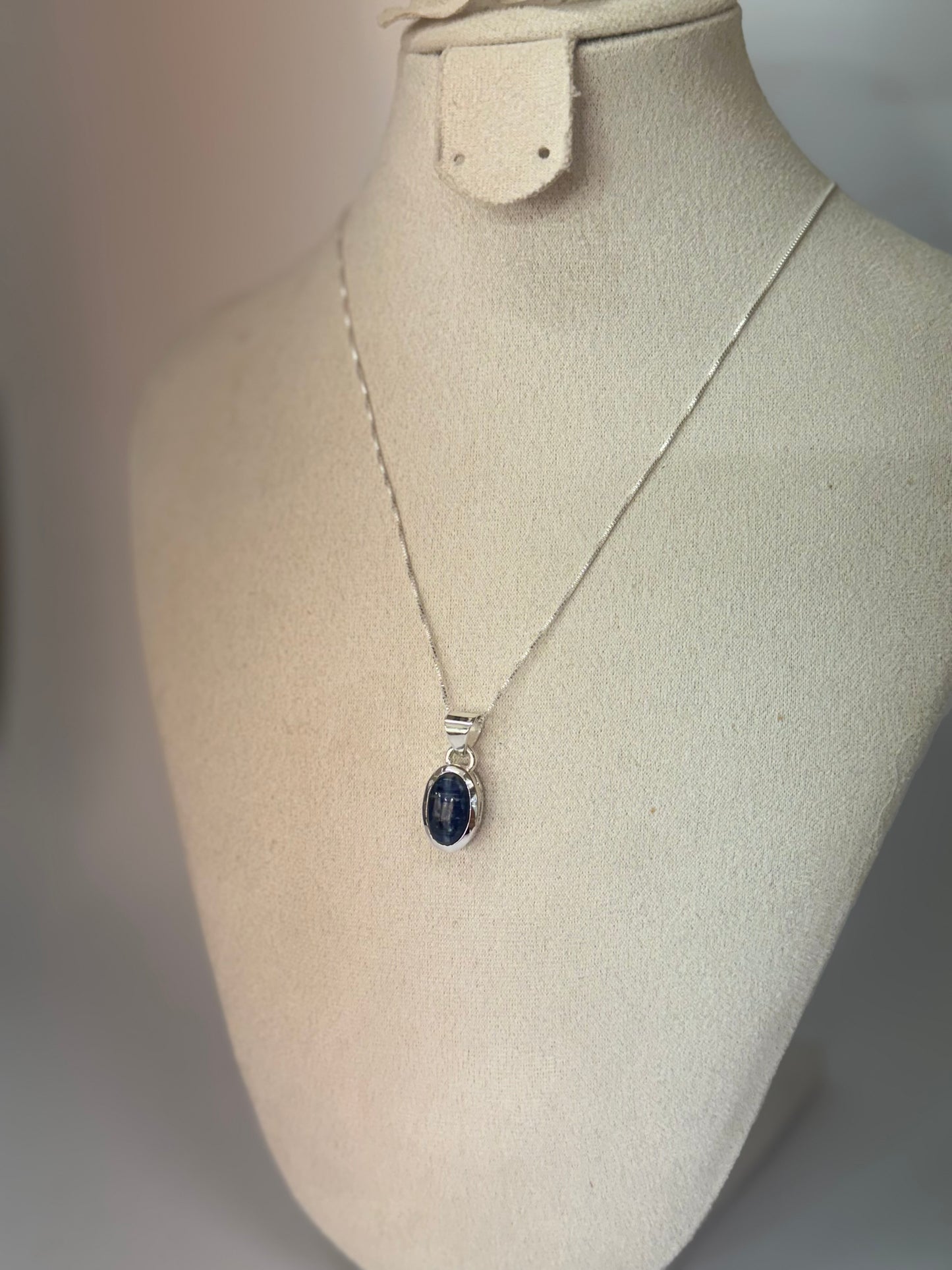 Pendentif en Chrysoprase – Apaisement et Renouveau