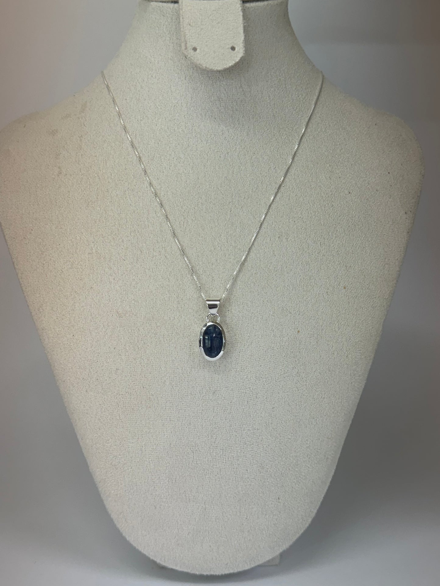 Pendentif en Chrysoprase – Apaisement et Renouveau