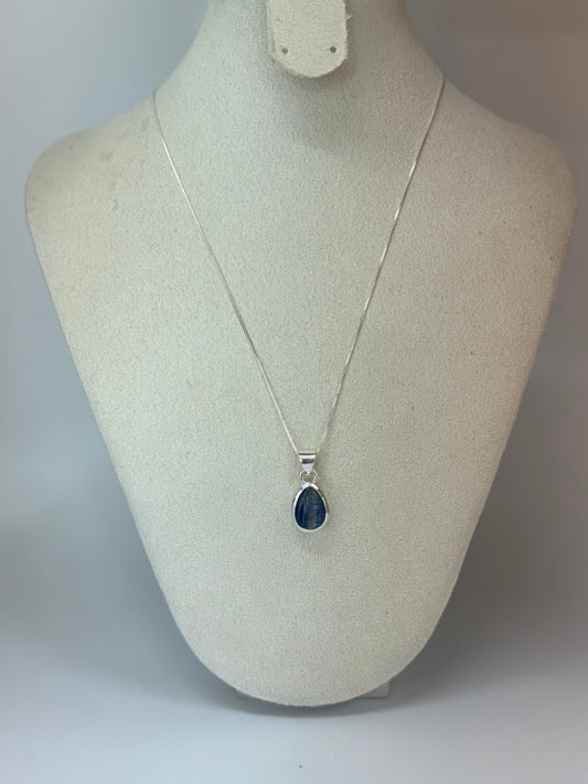 Pendentif en Chrysoprase – Fraîcheur et Renouveau