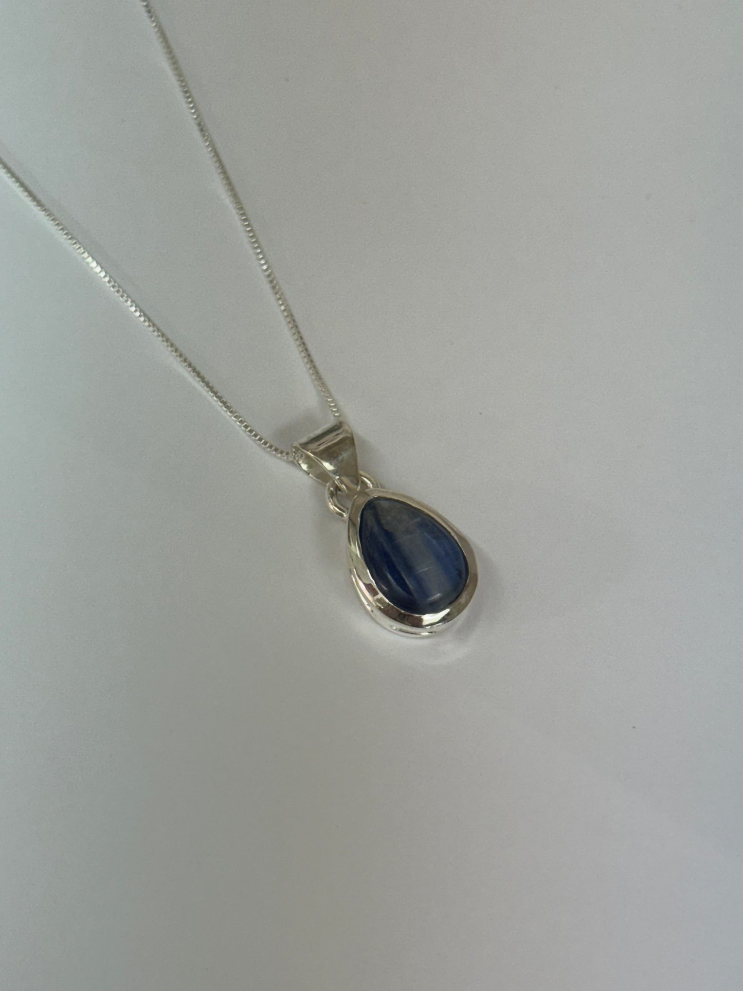 Pendentif en Chrysoprase – Fraîcheur et Renouveau