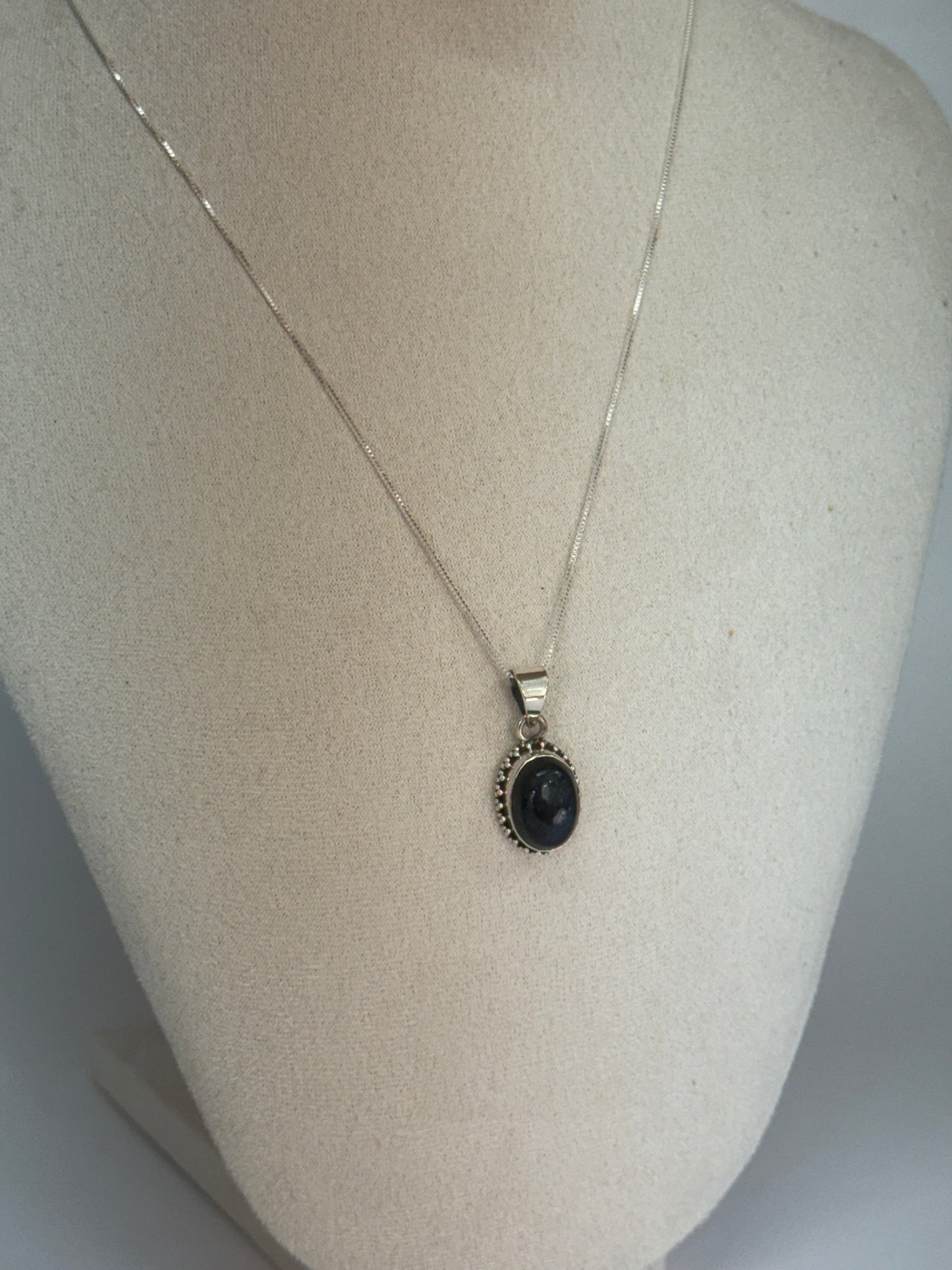 Pendentif en Labradorite – Protection & Lumière Intérieure