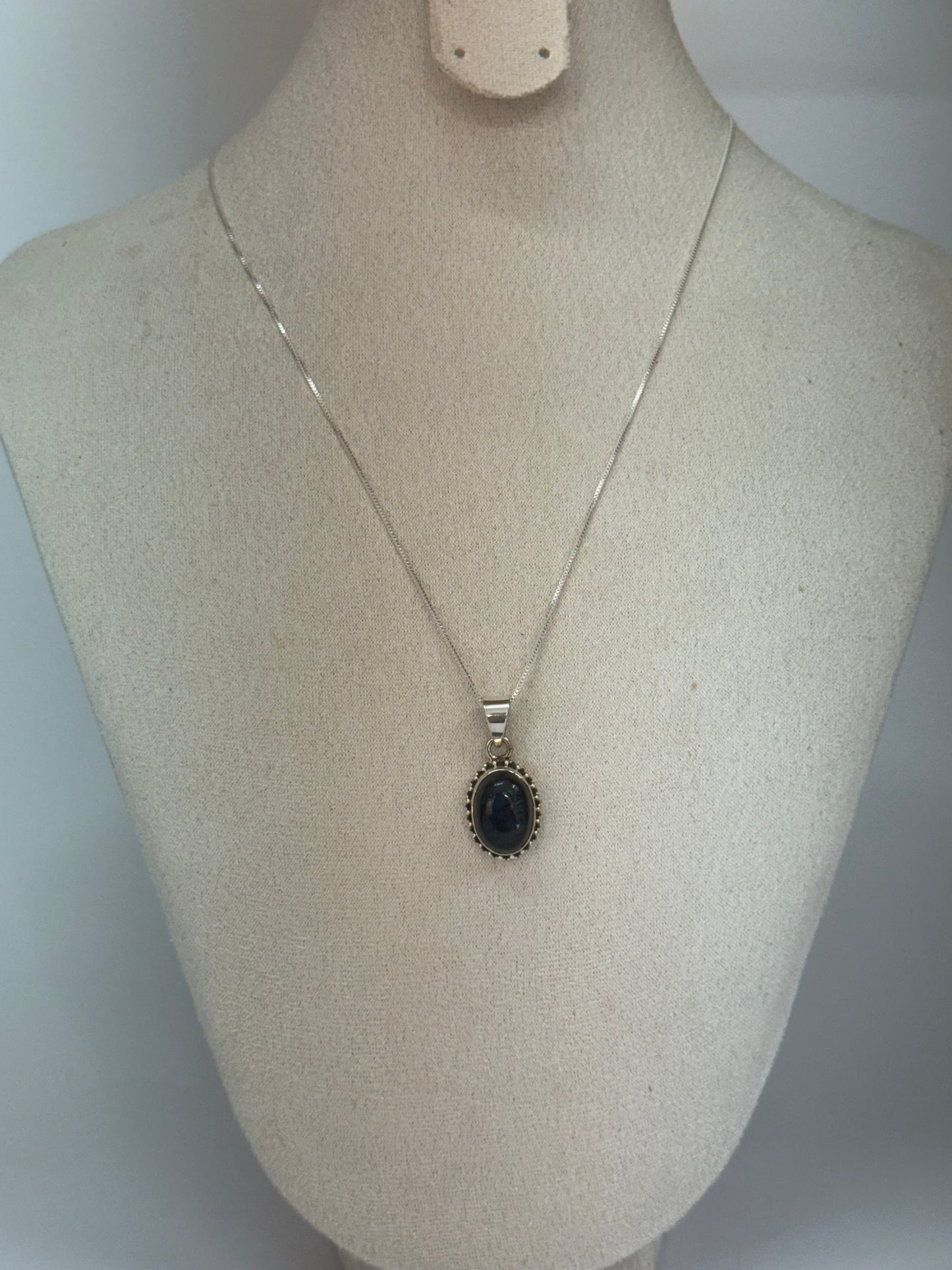 Pendentif en Labradorite – Protection & Lumière Intérieure