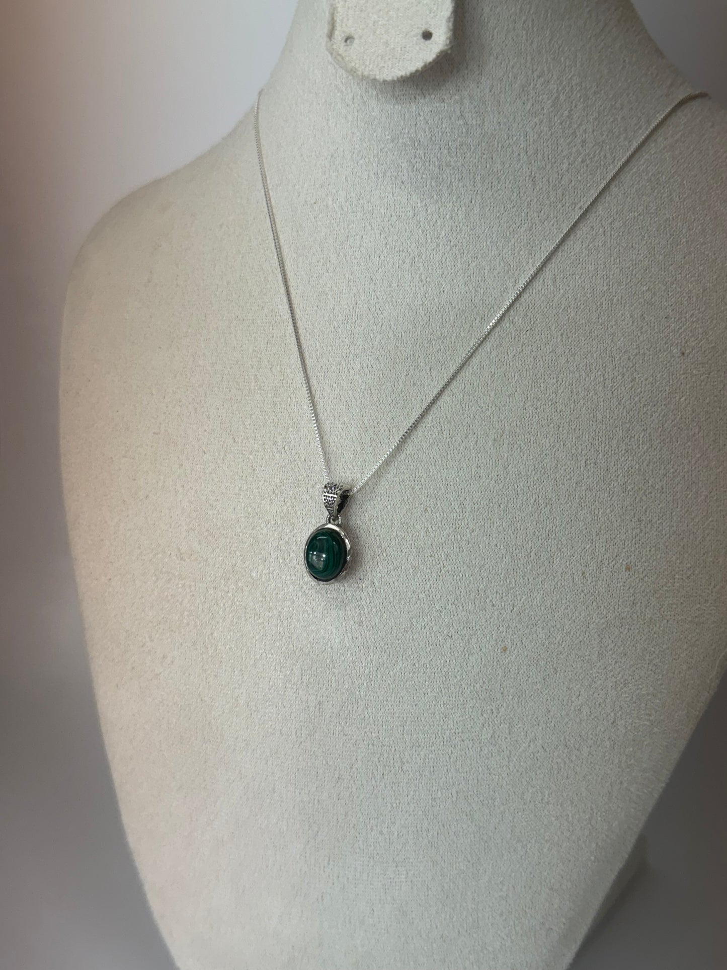 Pendentif en Malachite – Pierre de Transformation et de Protection