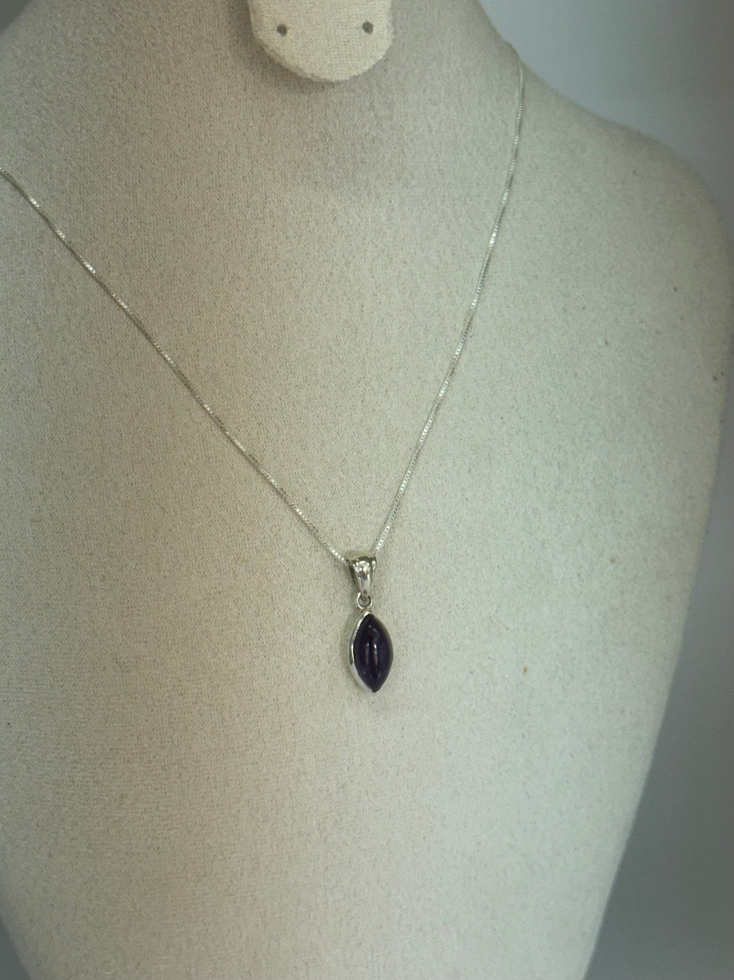 Pendentif en Améthyste – Élégance Spirituelle
