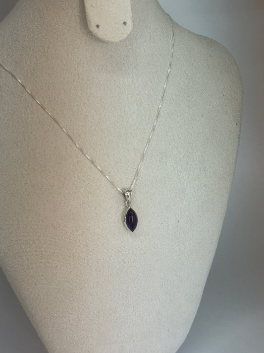 Pendentif Améthyste – Élégance en Forme de Navette