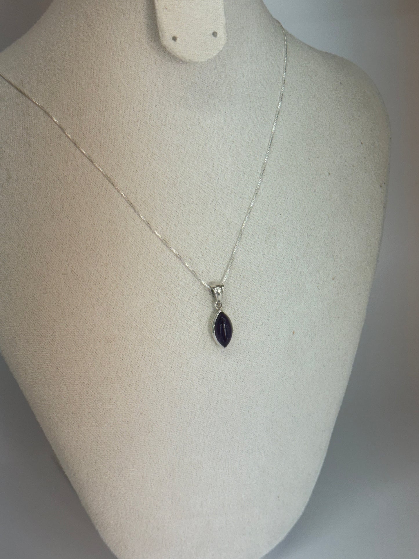 Pendentif en Améthyste – Élégance Spirituelle
