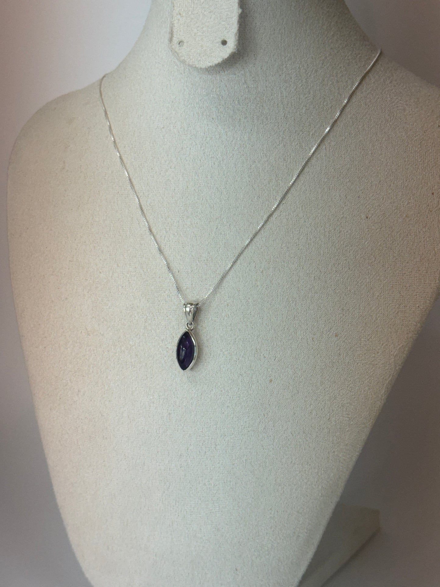 Pendentif en Améthyste – Élégance Spirituelle