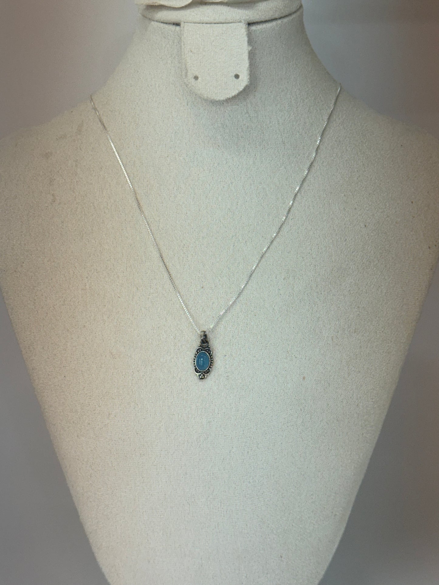 Pendentif en Cyanite naturelle