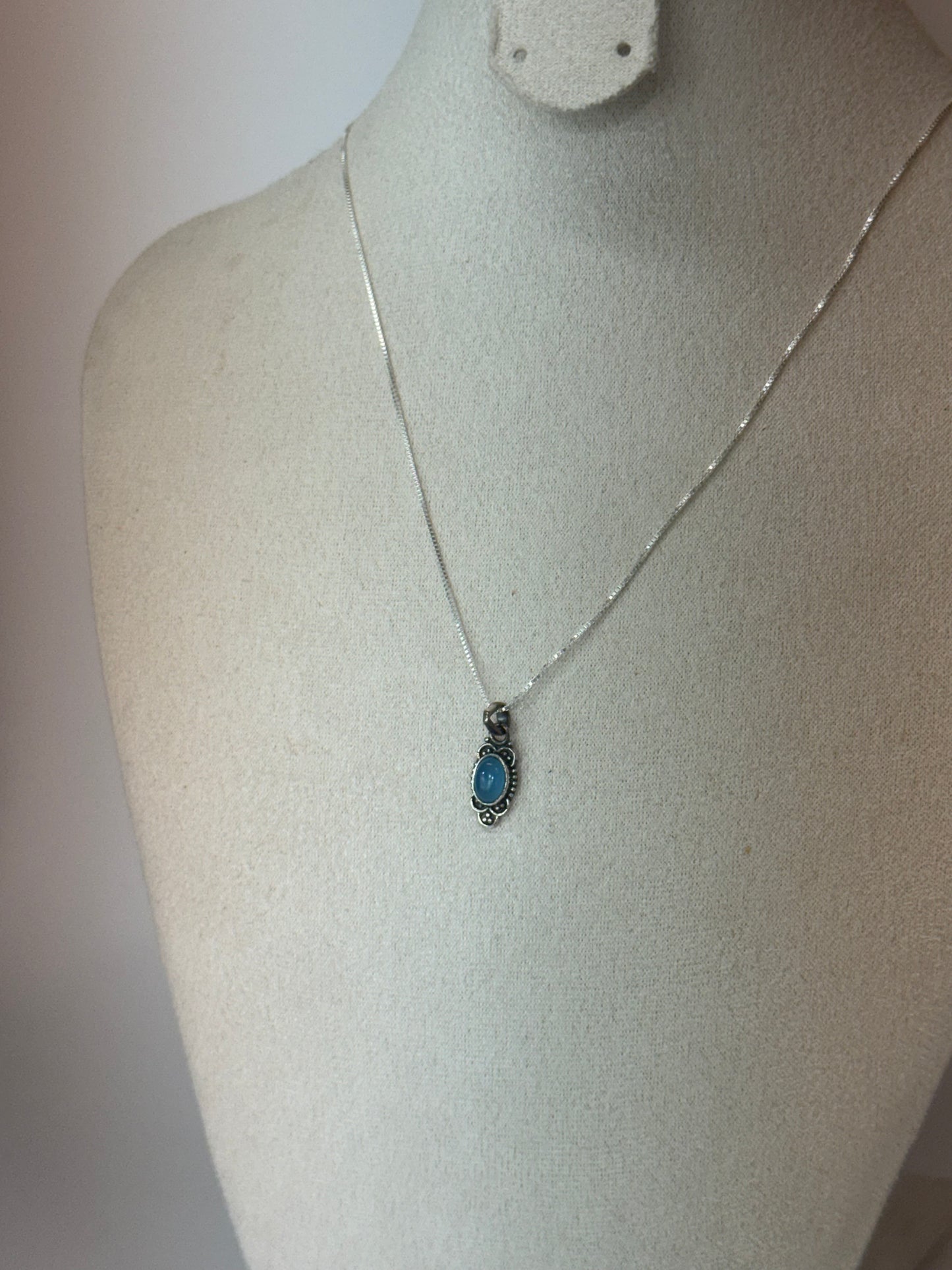 Pendentif en Cyanite naturelle