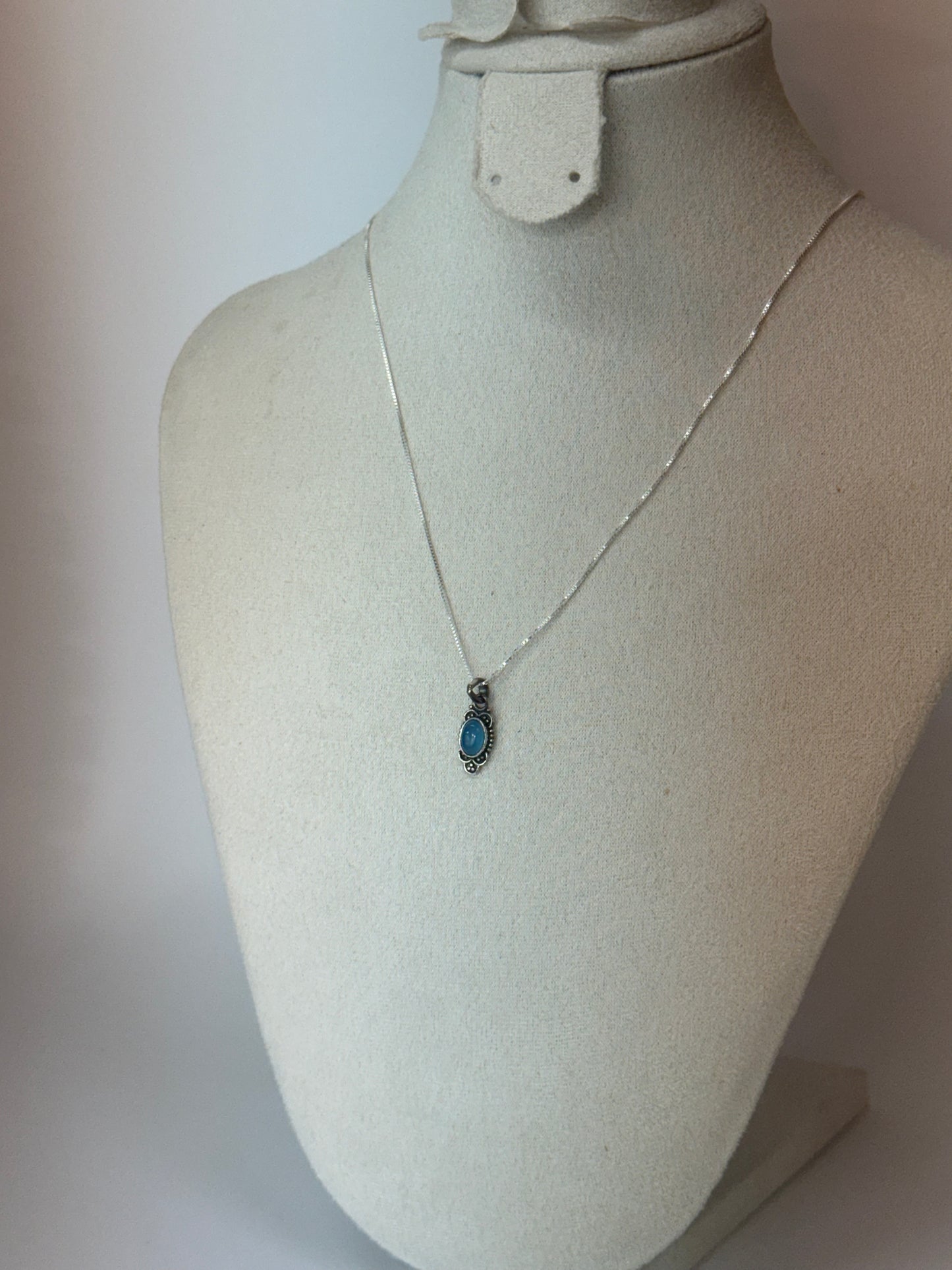 Pendentif en Cyanite naturelle