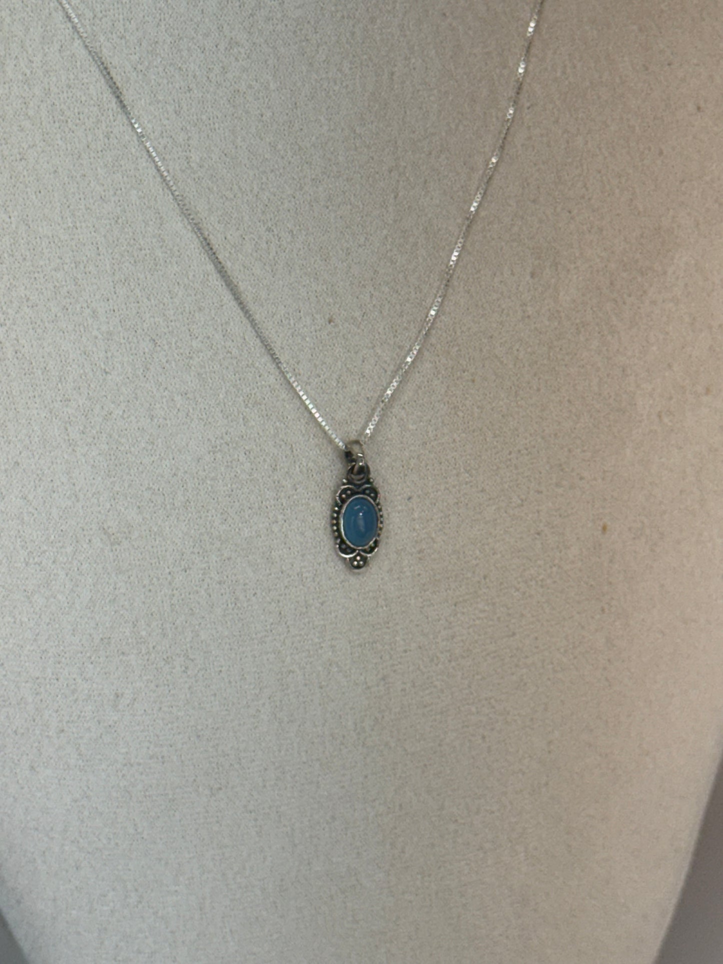 Pendentif en Cyanite naturelle