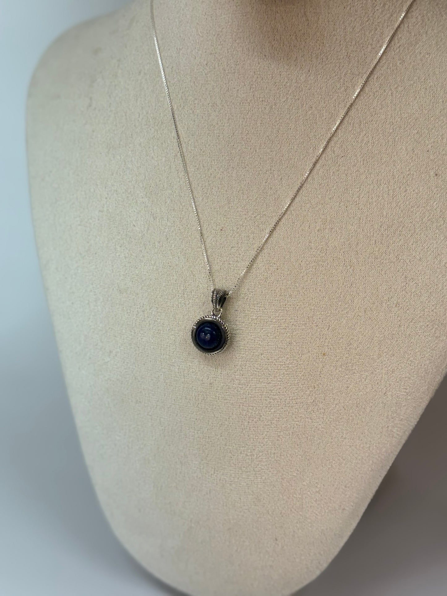 Pendentif rond en Lapis Lazuli naturel