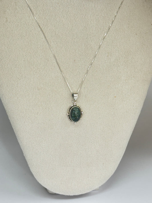 Pendentif en Séraphinite naturelle
