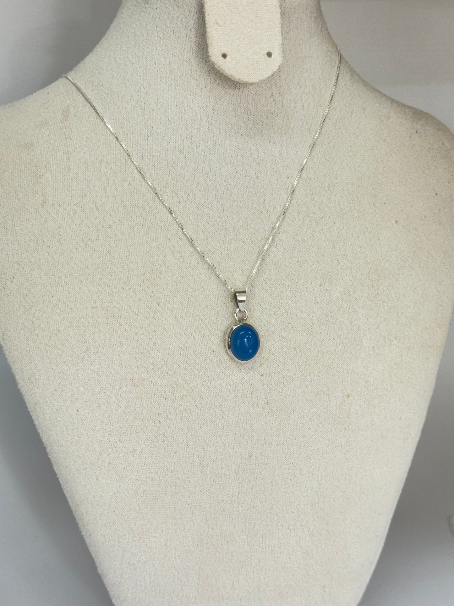 Pendentif en Cyanite bleue naturelle