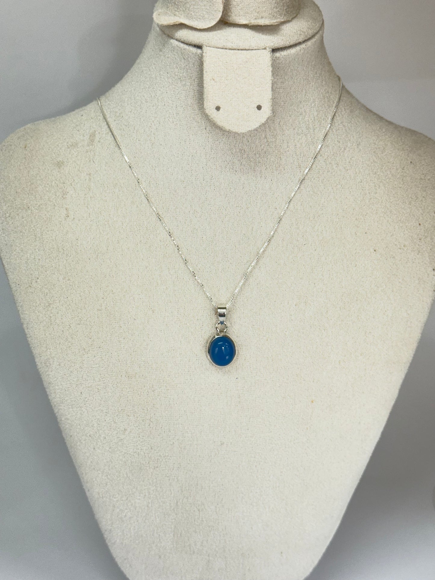 Pendentif en Cyanite bleue naturelle