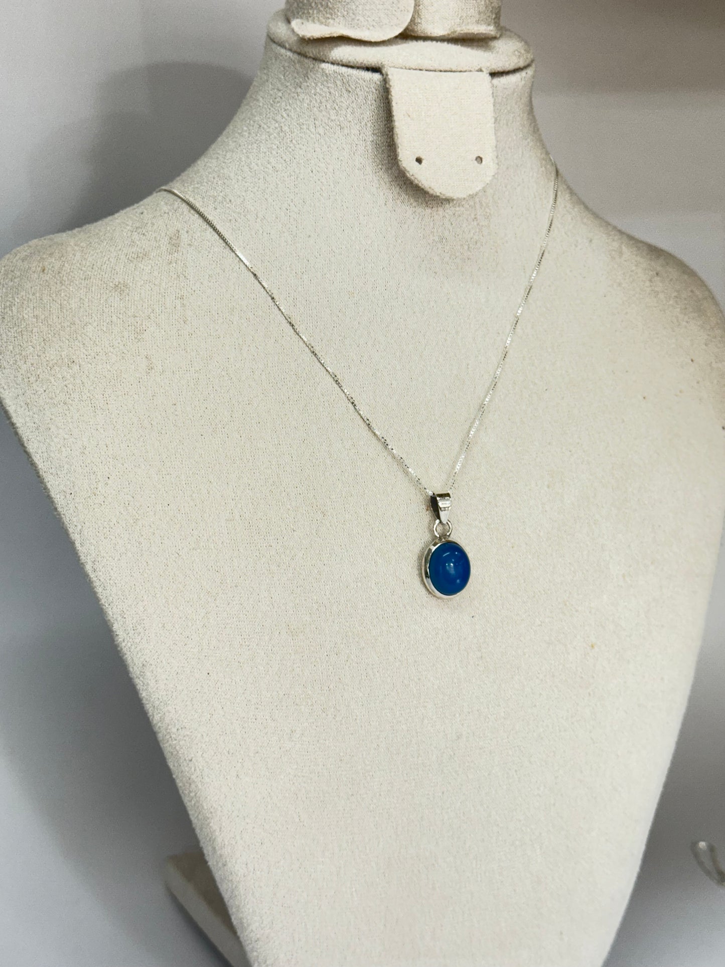 Pendentif en Cyanite bleue naturelle