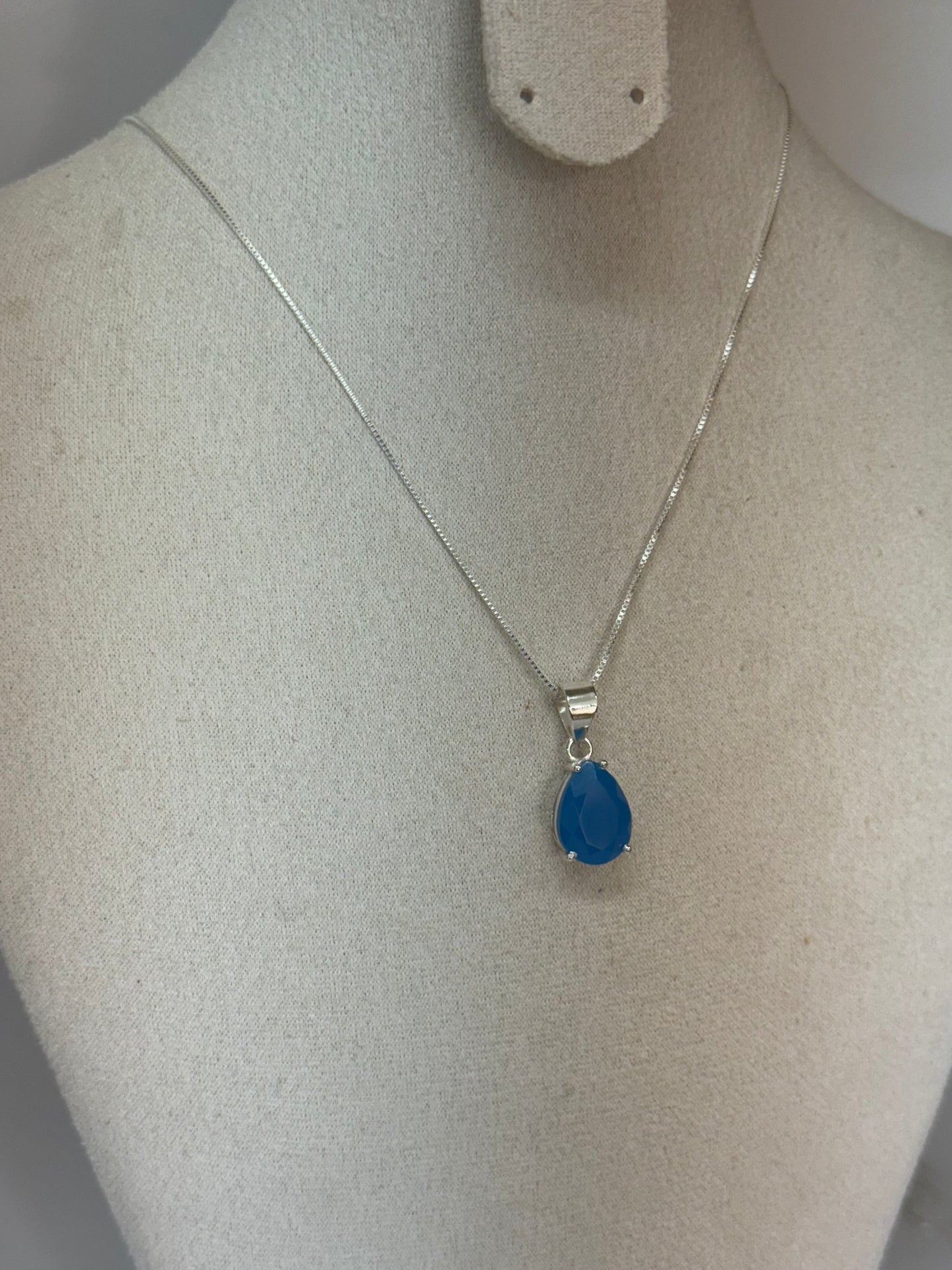 Pendentif en Cyanite bleue facettée