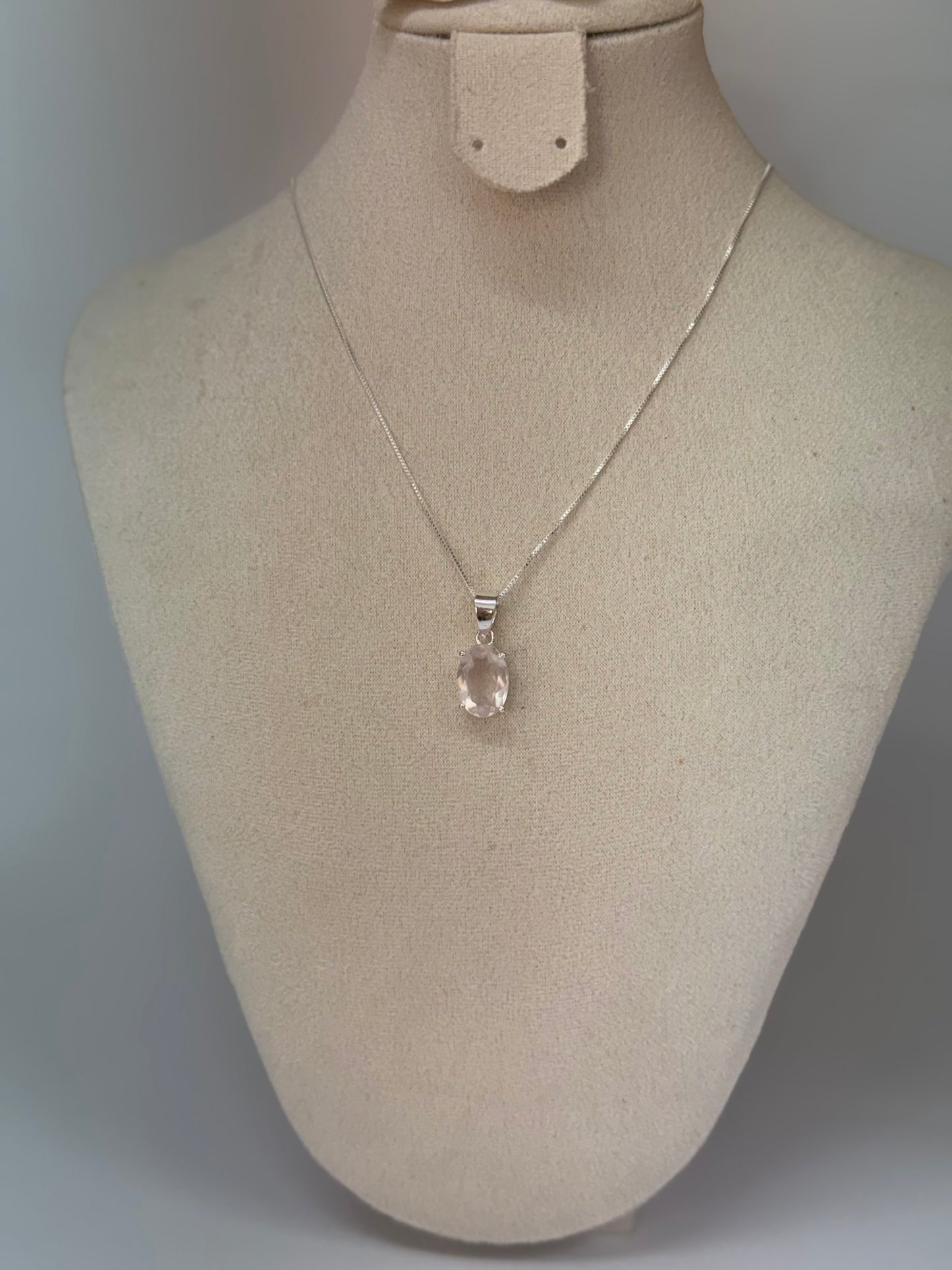 Pendentif Quartz Rose – Tendresse et harmonie