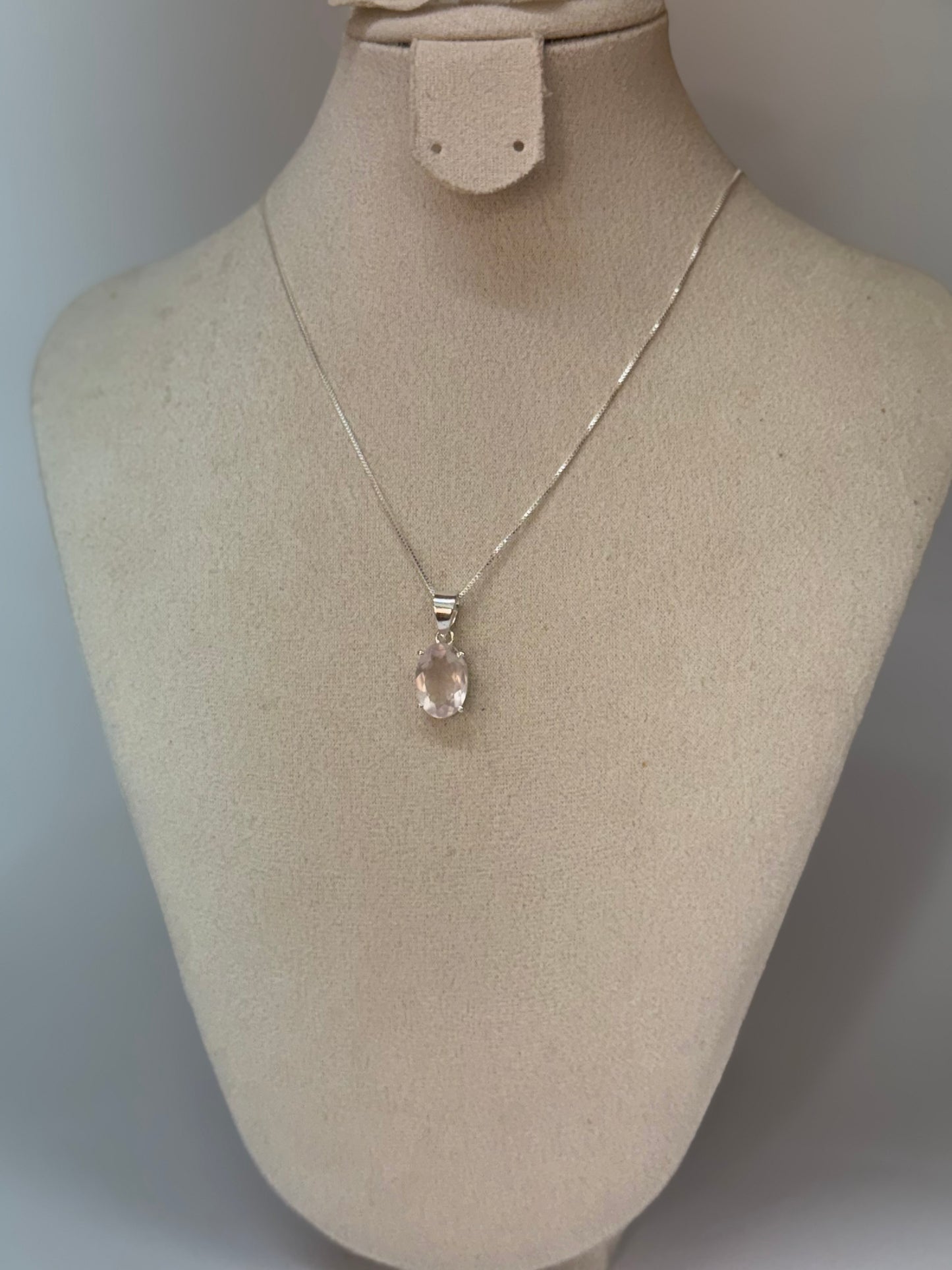Pendentif Quartz Rose – Tendresse et harmonie