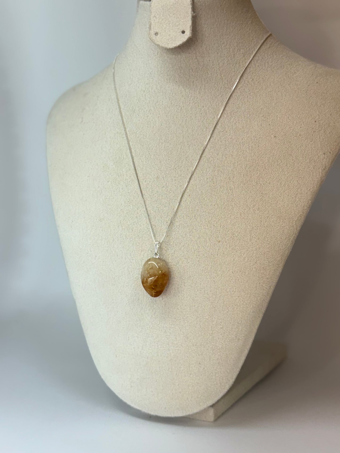 Pendentif Citrine – Énergie & Rayonnement