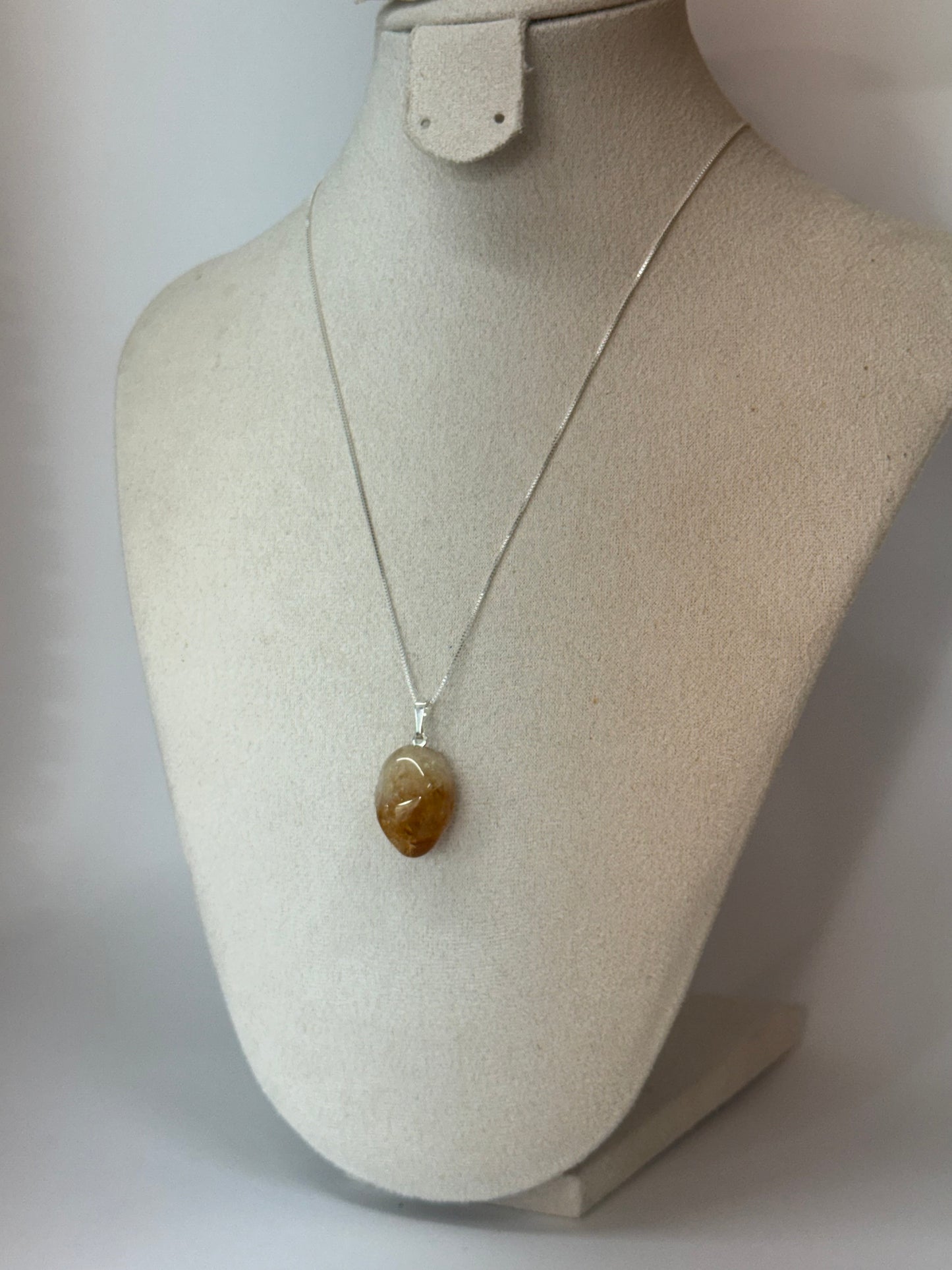 Pendentif Citrine – Énergie & Rayonnement