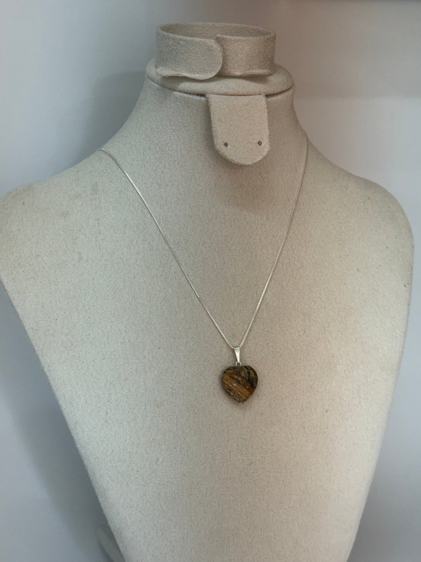 Pendentif Jaspe paysage – Amour enraciné