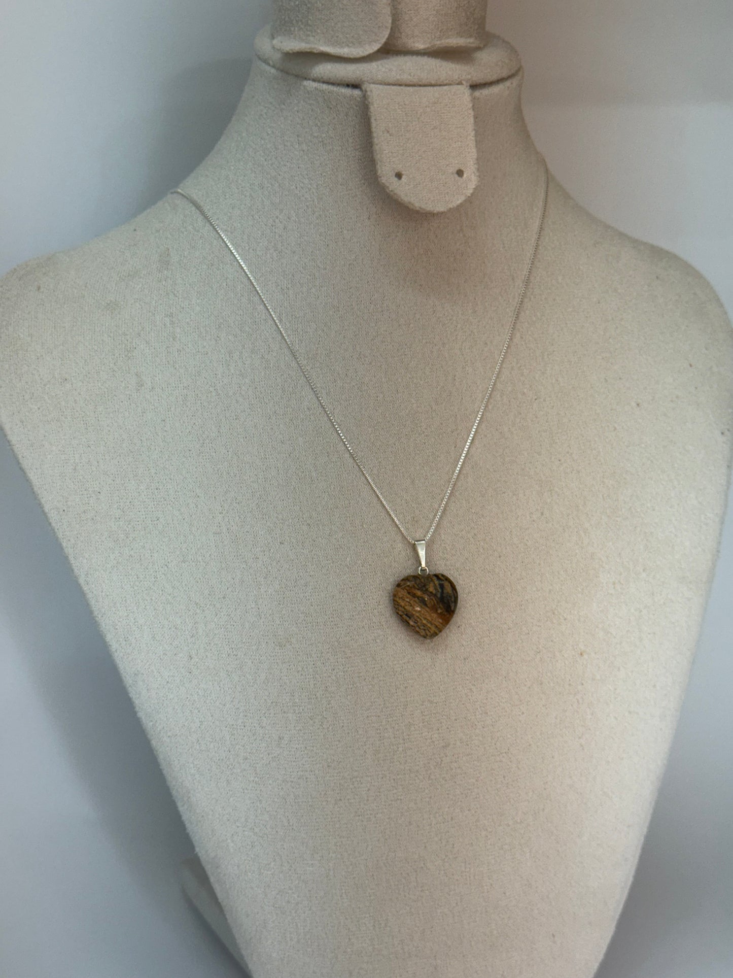 Pendentif Jaspe paysage – Amour enraciné