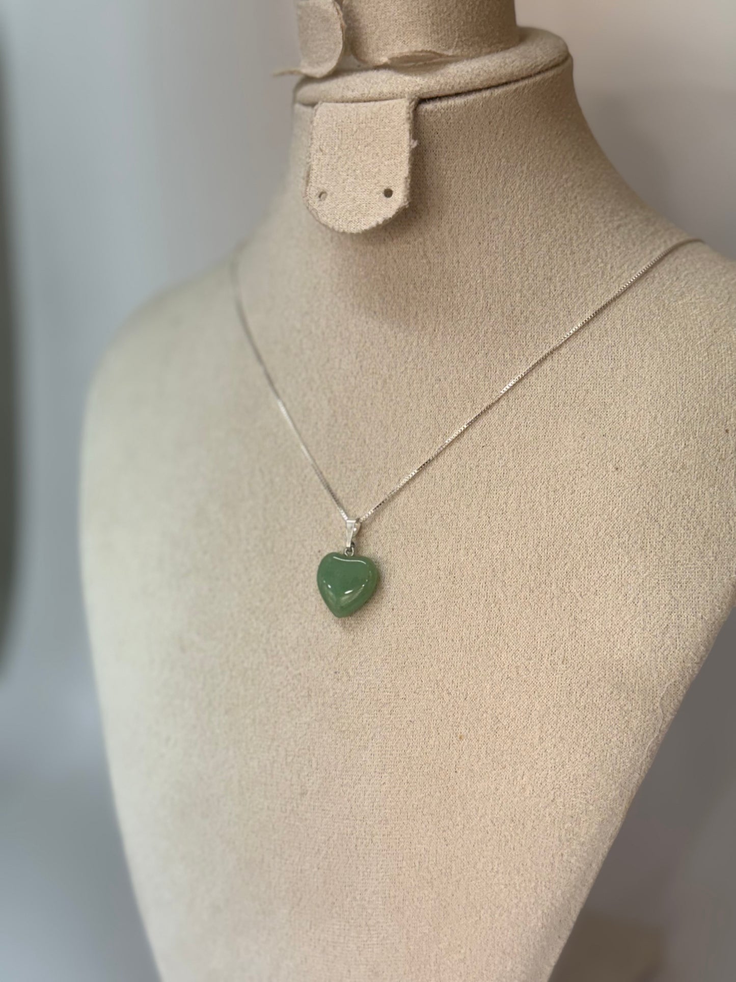 Pendentif Cœur en Jade Vert – Chance & Sérénité