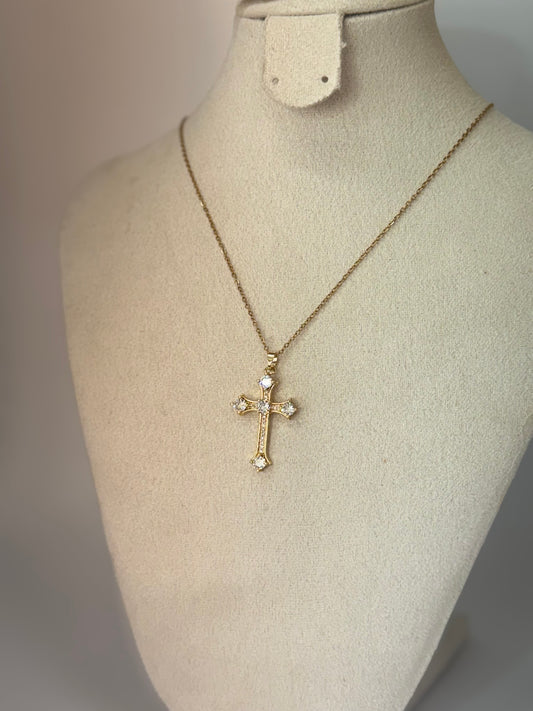 Collier Croix Dorée Classique – Élégance et Raffinement