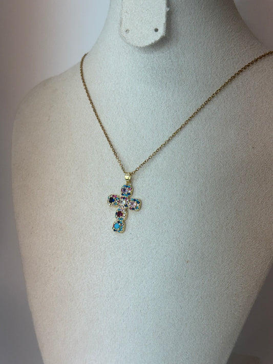 Collier Croix Multicolore – Audace et Féminité