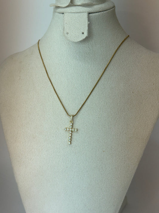 Collier Croix Doré – Zircons Brillants