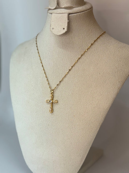 Collier Croix Doré – Élégance Minimaliste