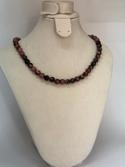 Collier en Rhodonite – Apaisement & Amour de soi