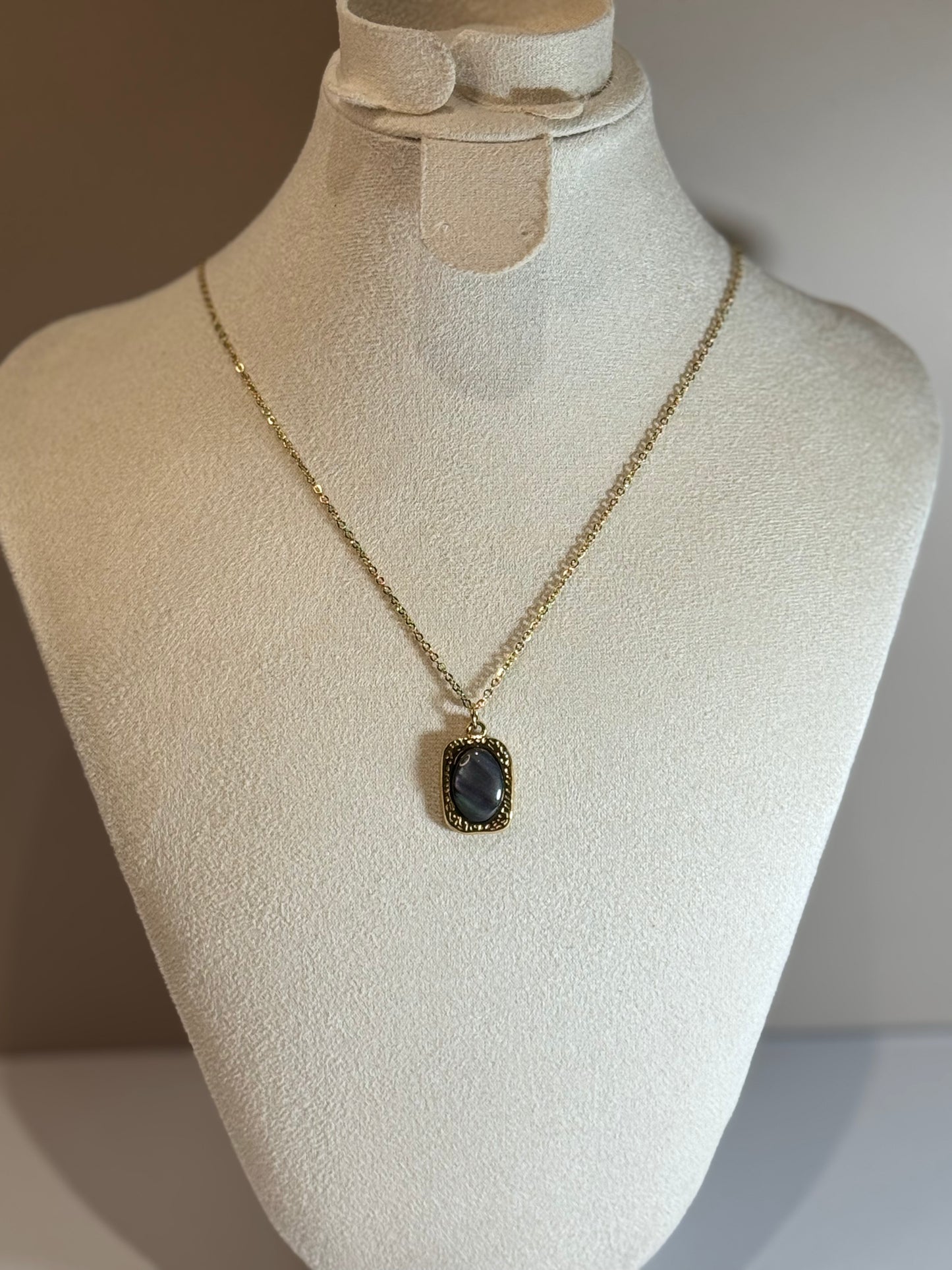 Collier  Noir Antique