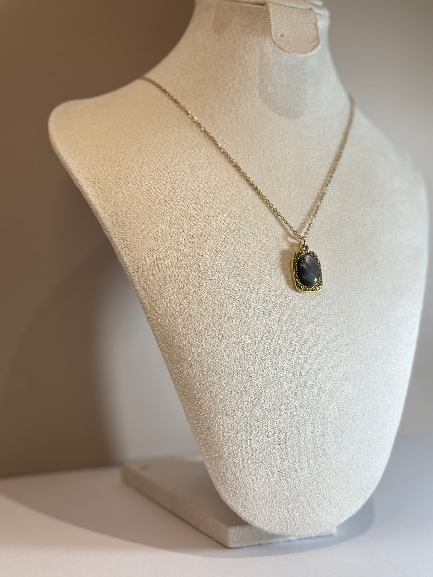 Collier  Noir Antique