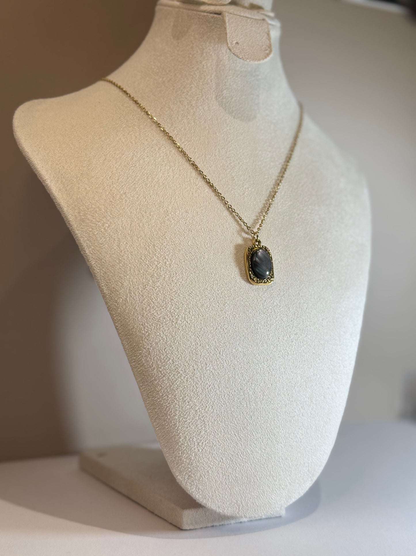 Collier  Noir Antique