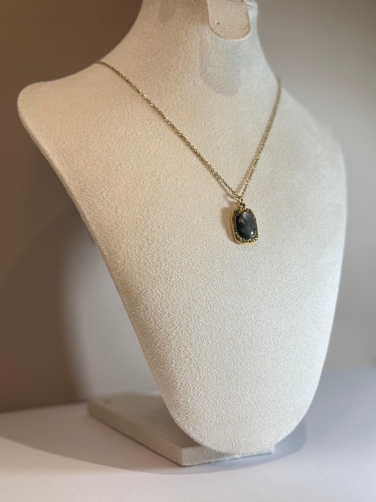 Collier  Noir Antique