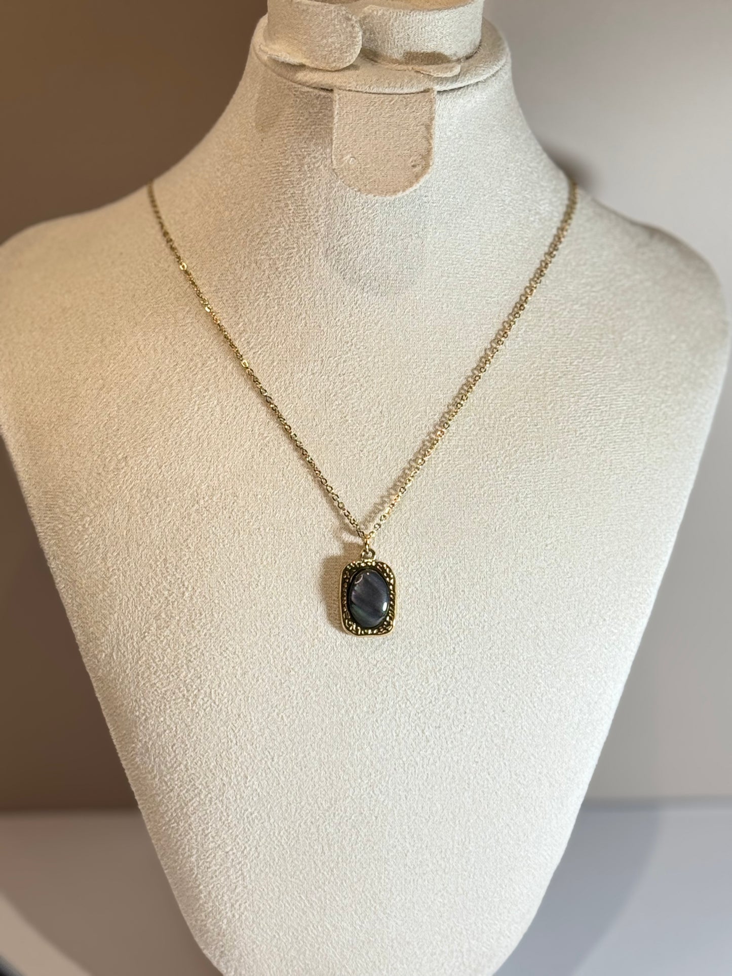 Collier  Noir Antique