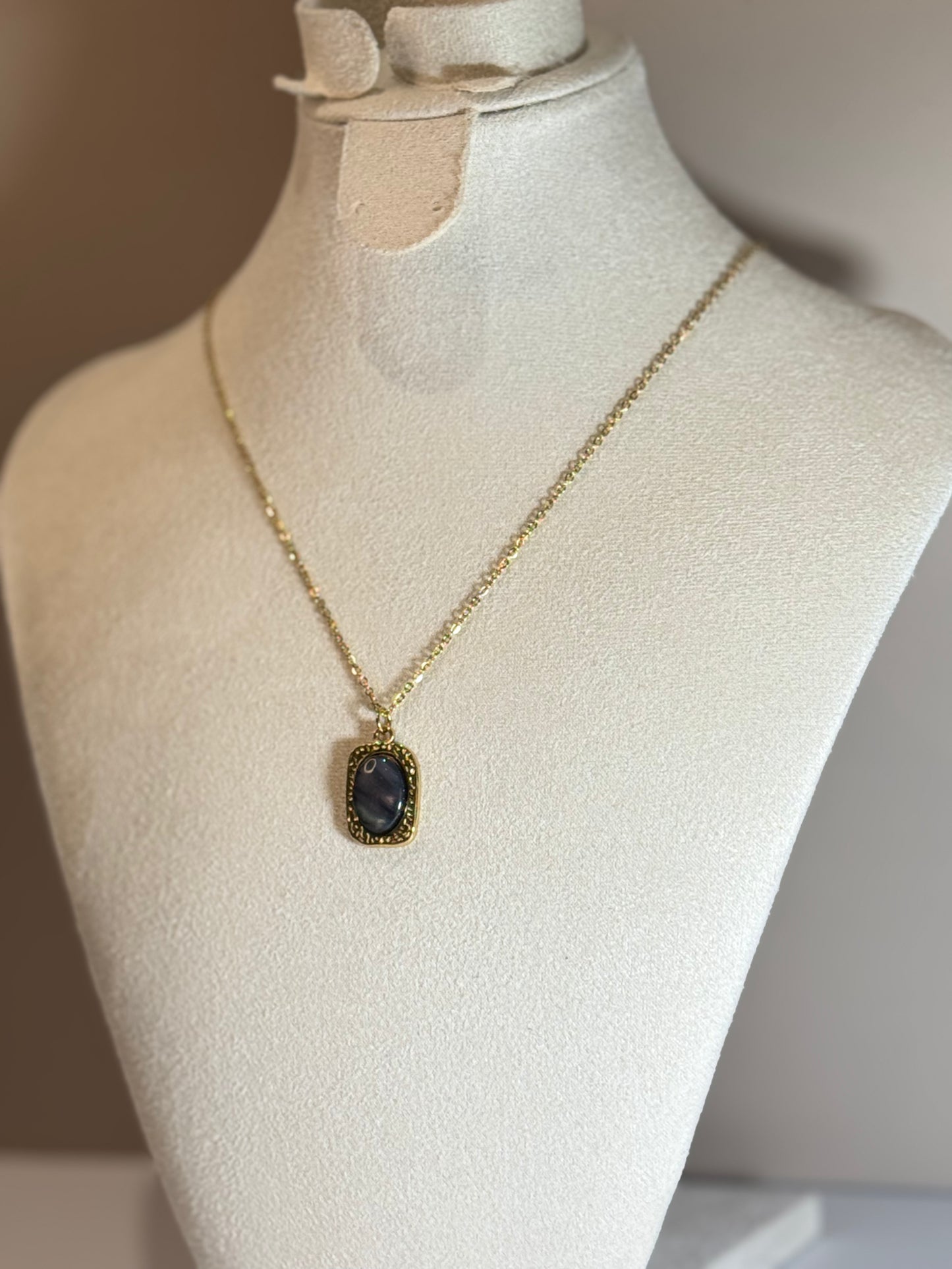 Collier  Noir Antique