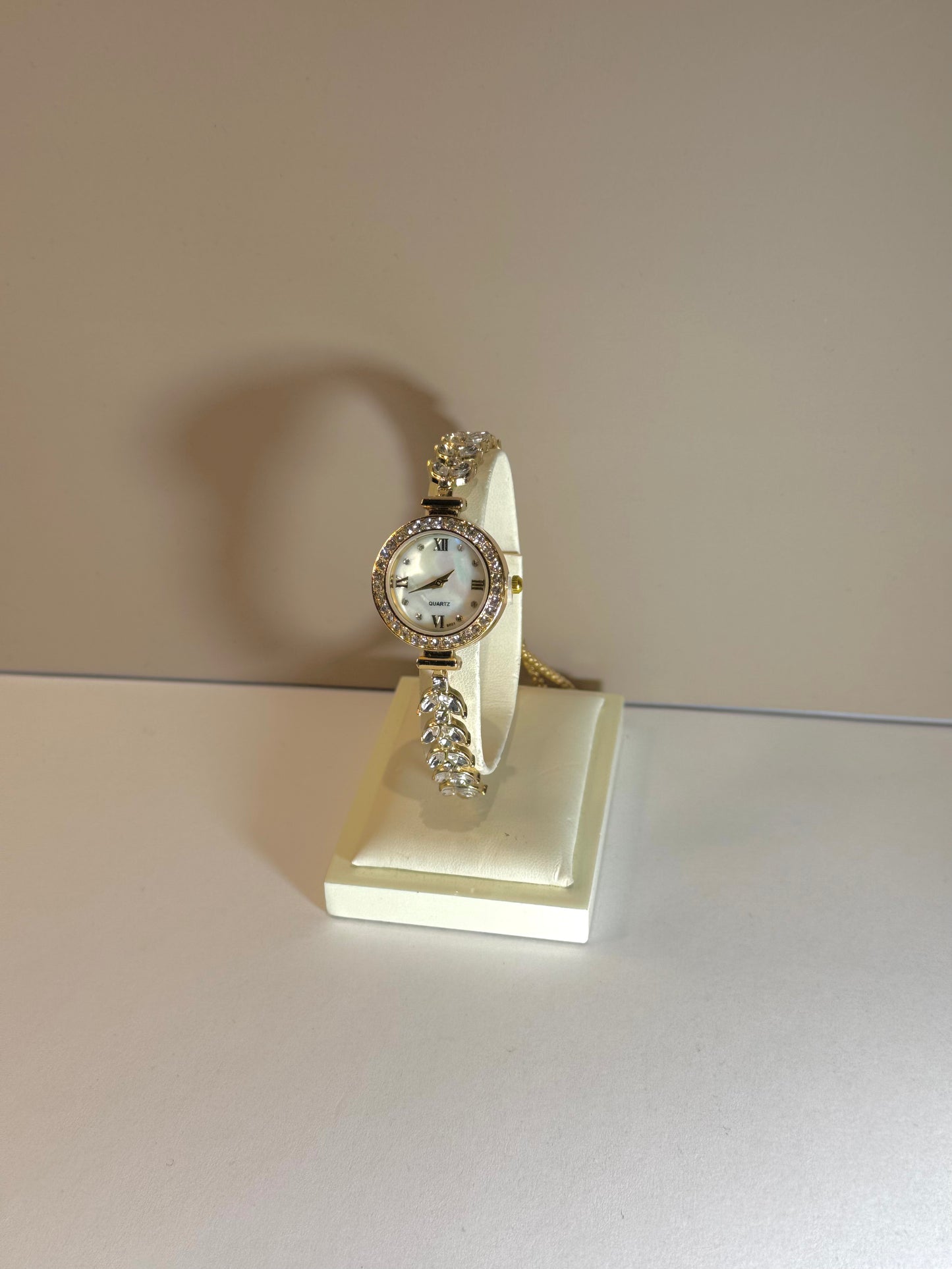 Montre Élégance Cristalline
