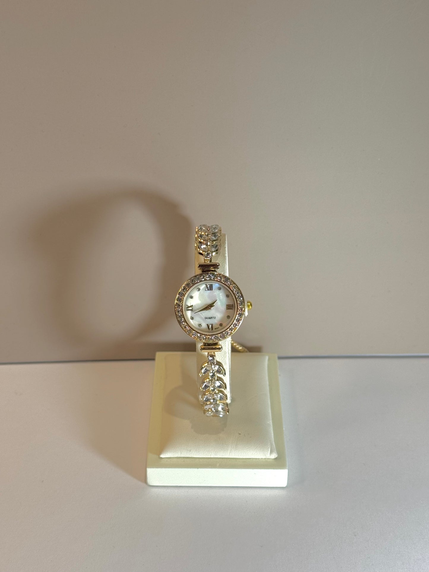 Montre Élégance Cristalline